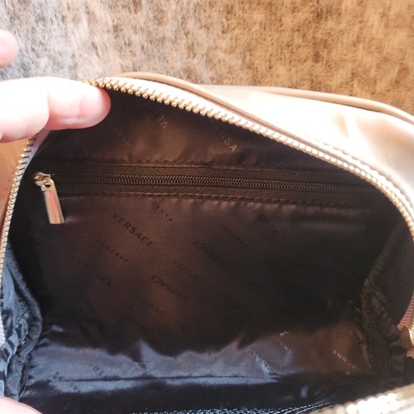 Versace Fragrance shiny gold crossbody pouch - Picture 4 of 4